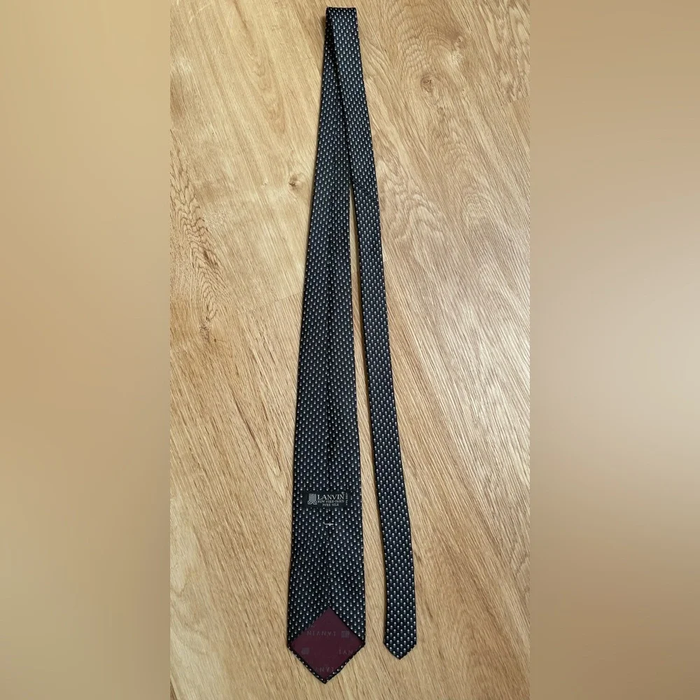 Lanvin New York Paris luxury silk tie 100% silk black gray dots designer